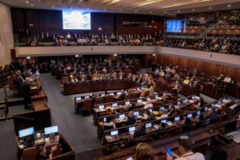 البرلمان-الإسرائيلي-يرفع-عجز-الميزانية-المستهدف-في-2025-إلى-52.jpg