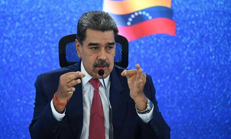 رئيس-فنزويلا-يوسع-صلاحياته-تحسبا-لهجوم-أمريكي-محتمل.jpg