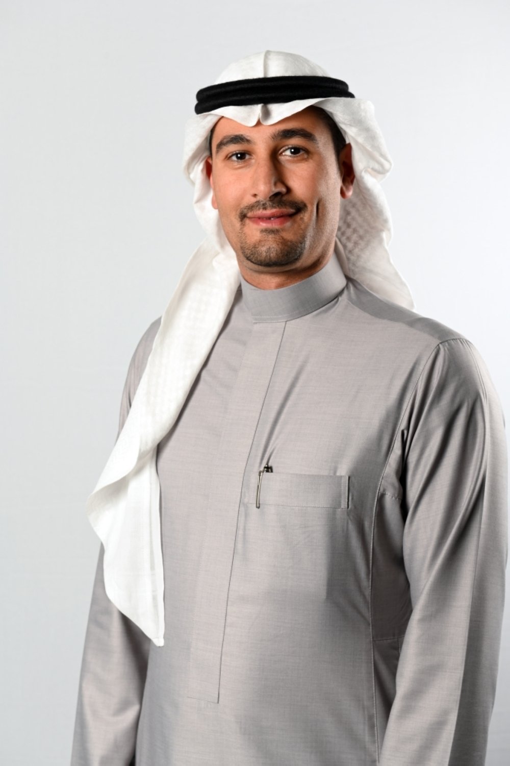 2600-نحال-يقودون-تربية-النحل-بمدن-عسير.jpg