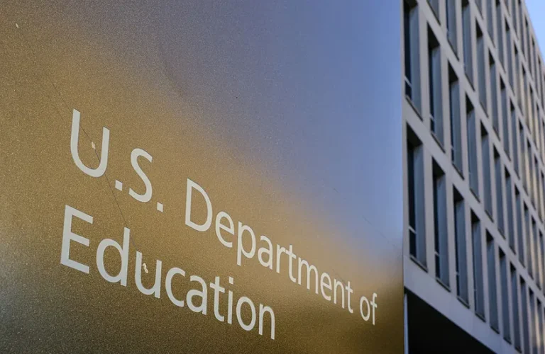 إدارة-ترامب-تتخذ-خطوات-إضافية-لتفكيك-وزارة-التعليم.webp