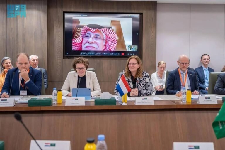 اجتماع-لتعزيز-الشراكة-التجارية-والاقتصادية-بين-السعودية-وهولندا.jpg