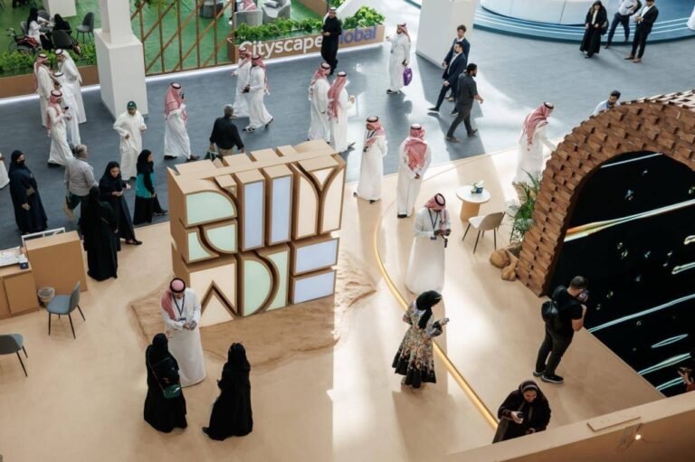 الرياض-القابضة-تختتم-مشاركتها-المتميزة-في-معرض-سيتي-سكيب-العالمي.jpeg