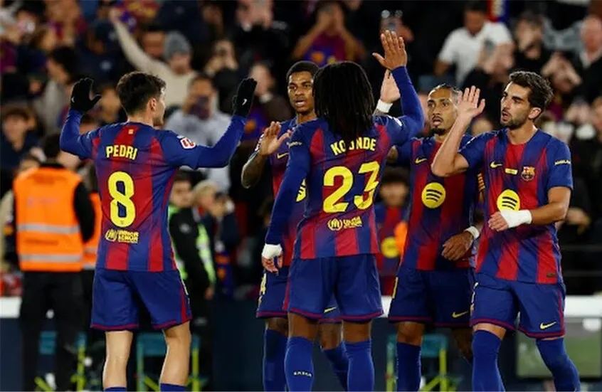 بهتافات-ألونسو-جماهير-برشلونة-تسخر-من-ريال-مدريد-في-كامب.webp