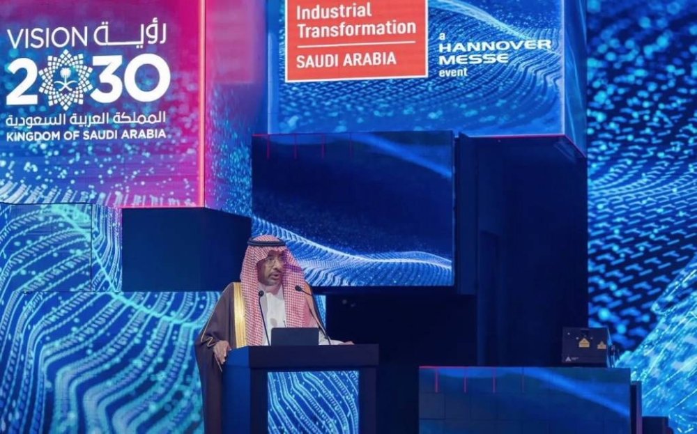 وزير-الصناعة-يفتتح-معرض-التحول-الصناعي-في-السعودية-2025.jpg