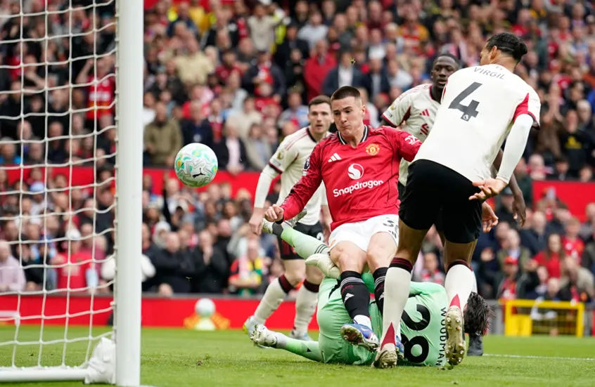 مانشستر-يونايتد-يصعق-ليفربول-ويعود-رسميا-إلى-دوري-أبطال-أوروبا.webp