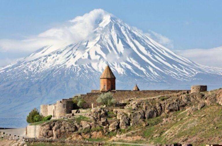 بين-أديرة-الغيوم-وكرم-الضيافة-رحلتك-الاستثنائية-تبدأ-من-أرمينيا.jpg