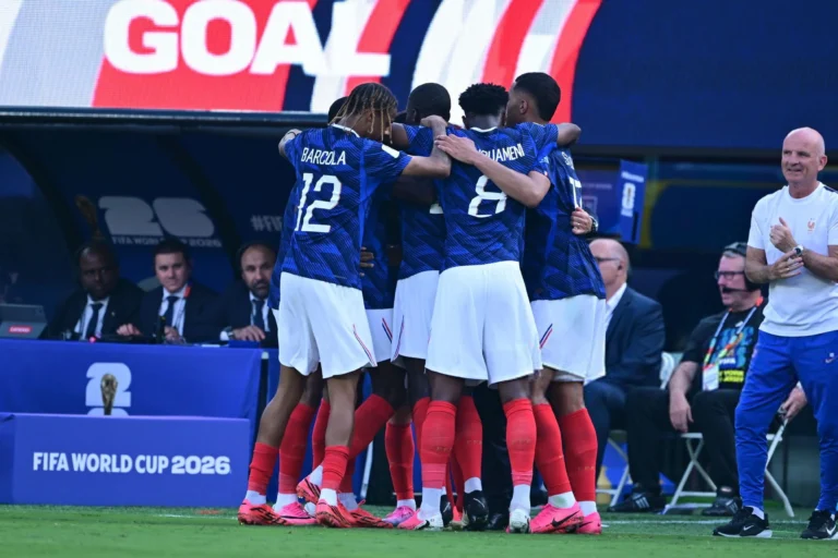فرنسا-تضرب-موعداً-مع-الباراغواي-في-دور-16-بعد-التغلب.webp