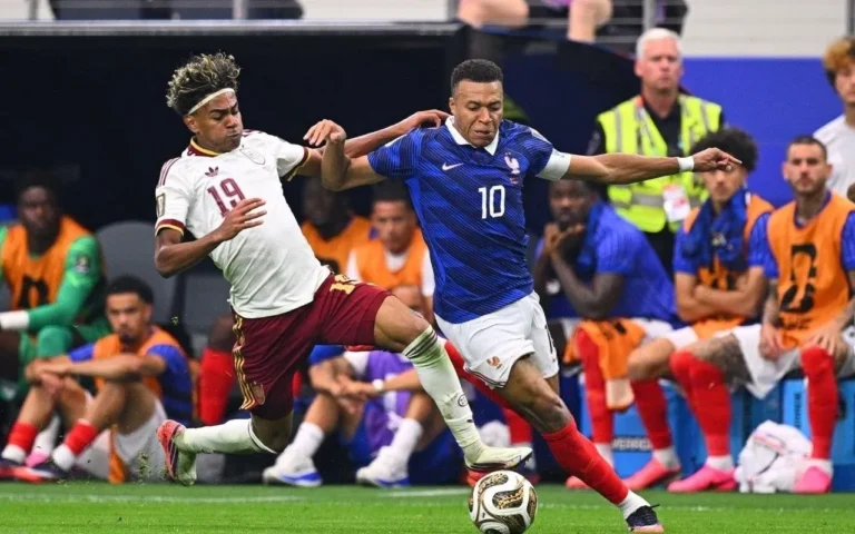 ‏إسبانيا-تتأهل-لنهائي-كأس-العالم-بعد-فوزها-على-فرنسا-بهدفين.webp