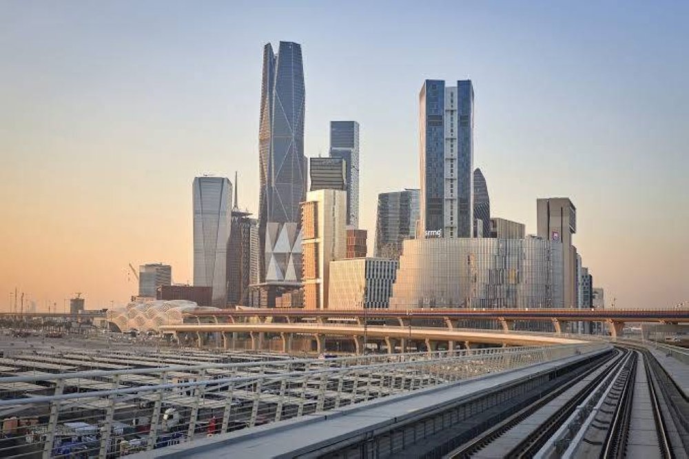 706-من-اقتصاد-الخليج-غير-نفطي.jpg